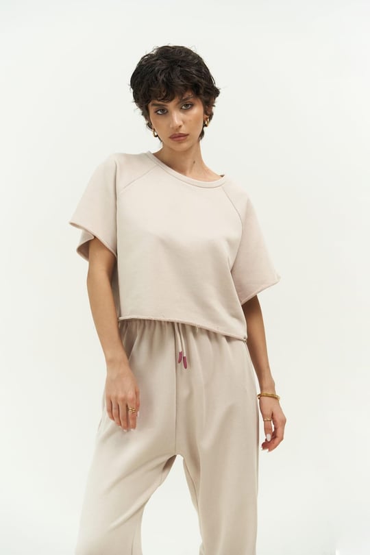 ست لباس ورزشی کرم Vero ست لباس ورزشی کرم Vero