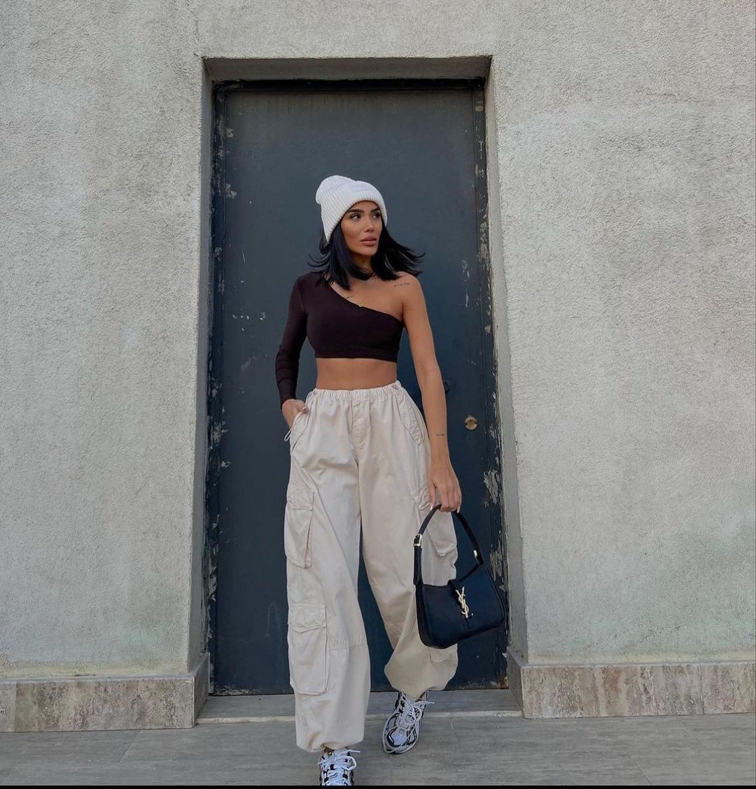 Cream cargo pants Cream cargo pants