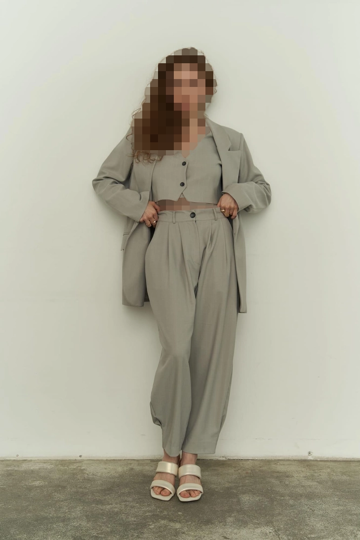 ست کت سه تیکه طوسی روشن Polly ست کت سه تیکه طوسی روشن Polly