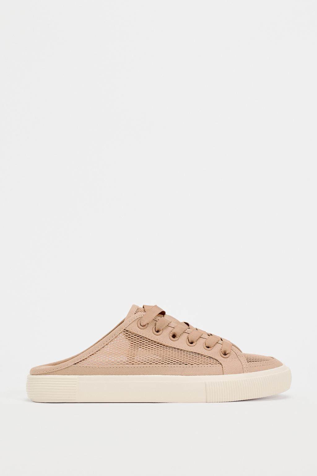 کفش اسپرت زنانه توری گلبه ای کفش اسپرت زنانه توری گلبه ای