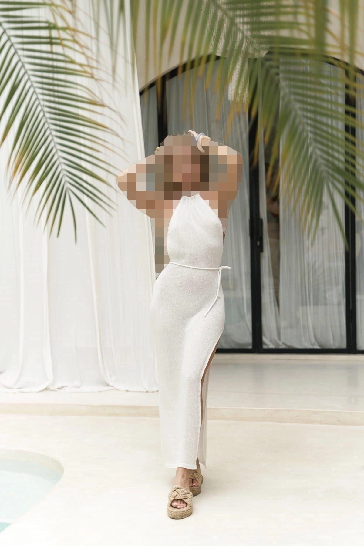 لباس بافتنی نازک Nessi سفید با برش کوتاه لباس بافتنی نازک Nessi سفید با برش کوتاه