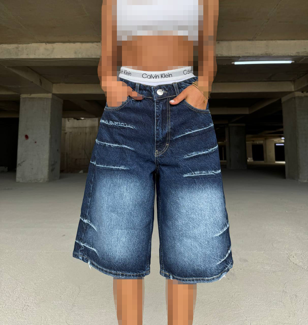 شلوارک جین آبی خط دار شلوارک جین آبی خط دار