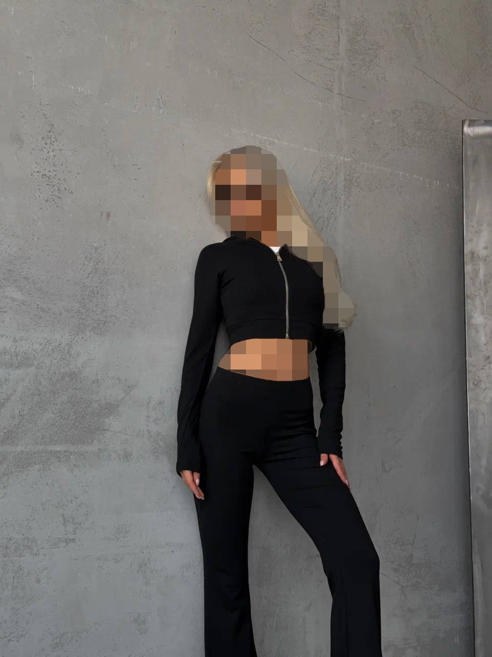 ست سویشرت و شلوار رمی مشکی ست سویشرت و شلوار رمی مشکی