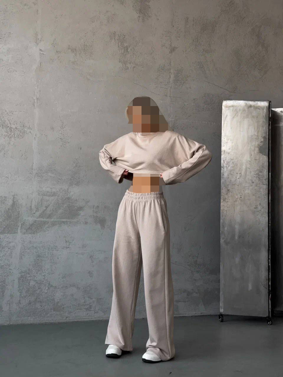 ست کراپ و شلوار کرم ست کراپ و شلوار کرم