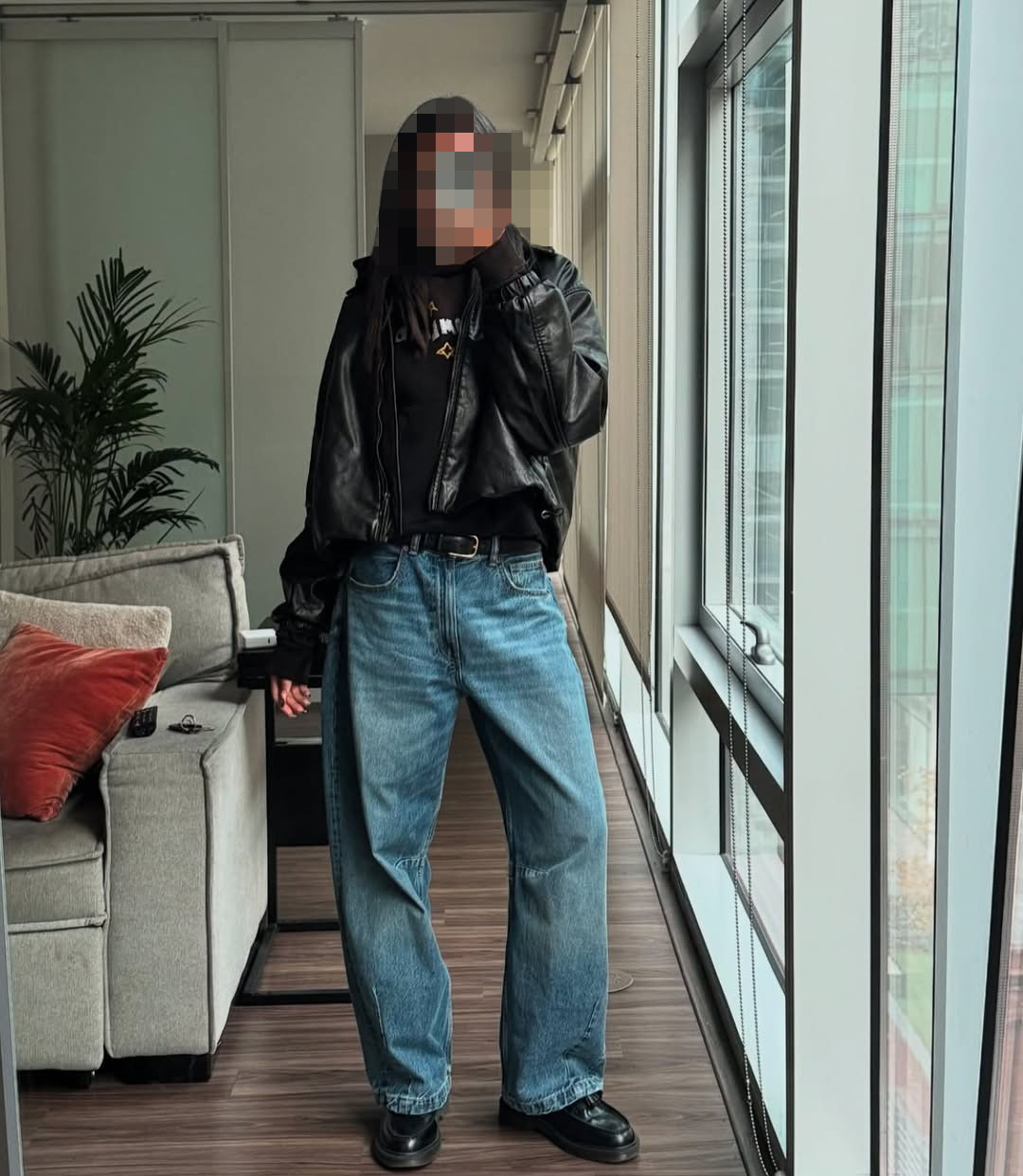 شلوار جین راسته آبی روشن شلوار جین راسته آبی روشن