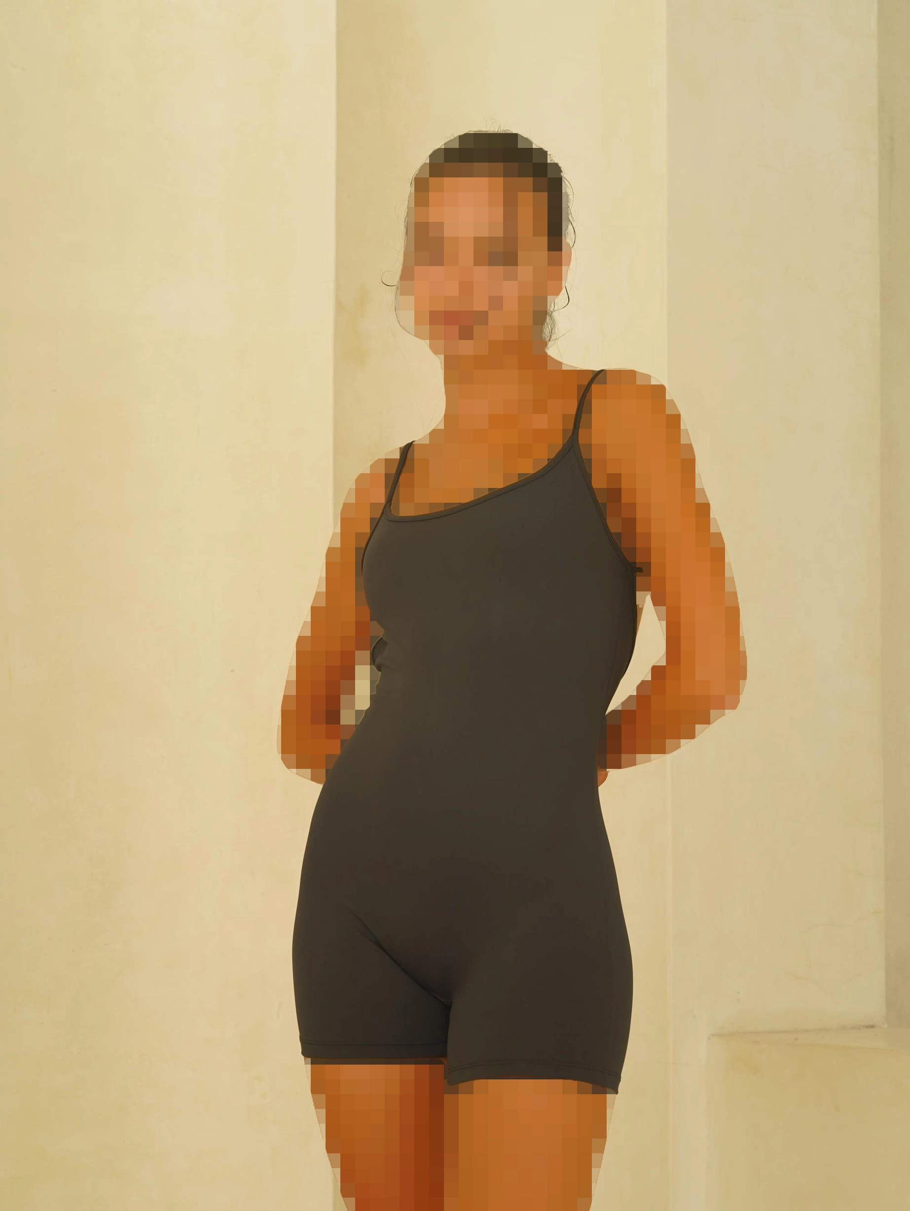 سرهمی کوتاه مشکی بدون پشت Stance سرهمی کوتاه مشکی بدون پشت Stance